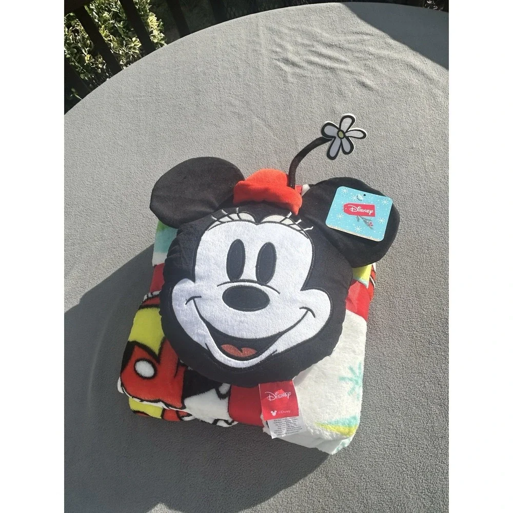 Disney Minnie Mouse Snowy Day, Nogginz Pillow & Plush Blanket Set NEW!